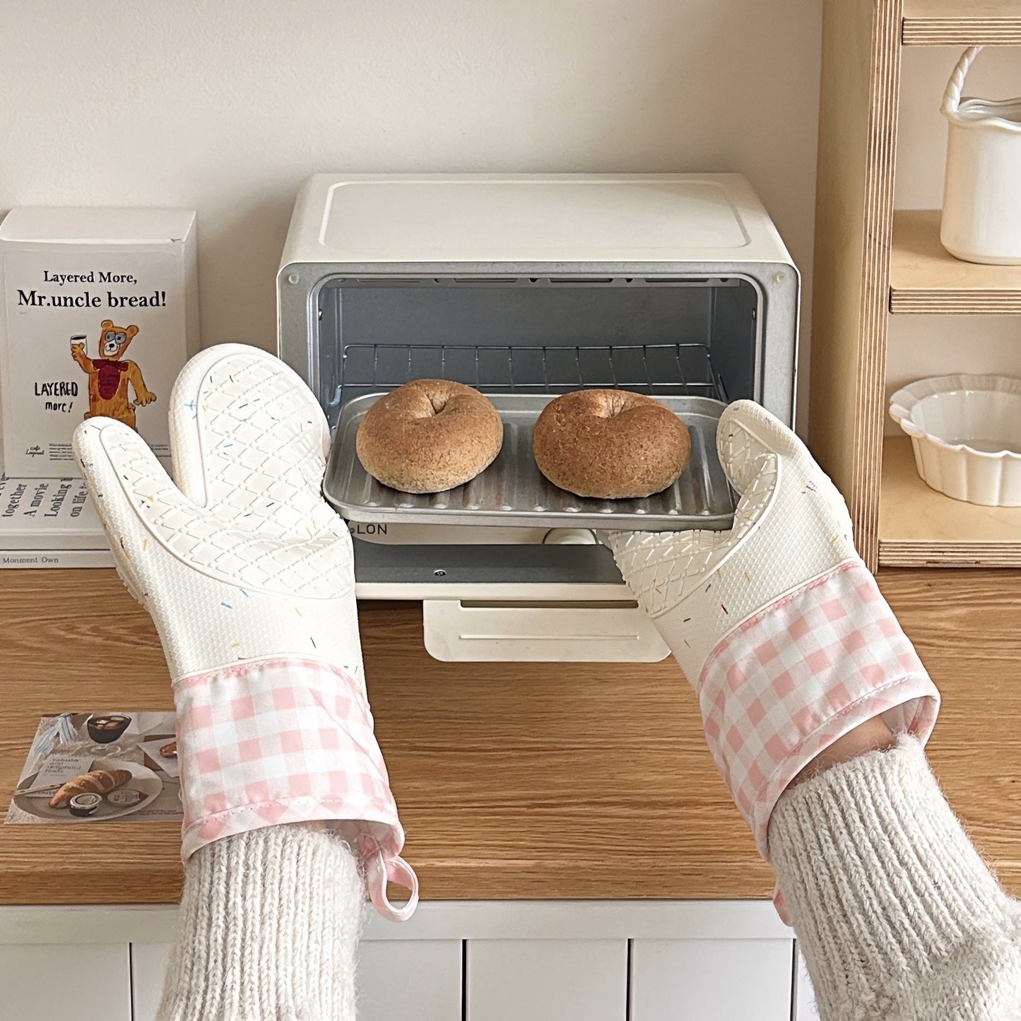 pink silicone oven mitts