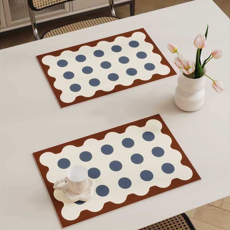 Retro heat-proof and heat-insulating mat for dinner plates